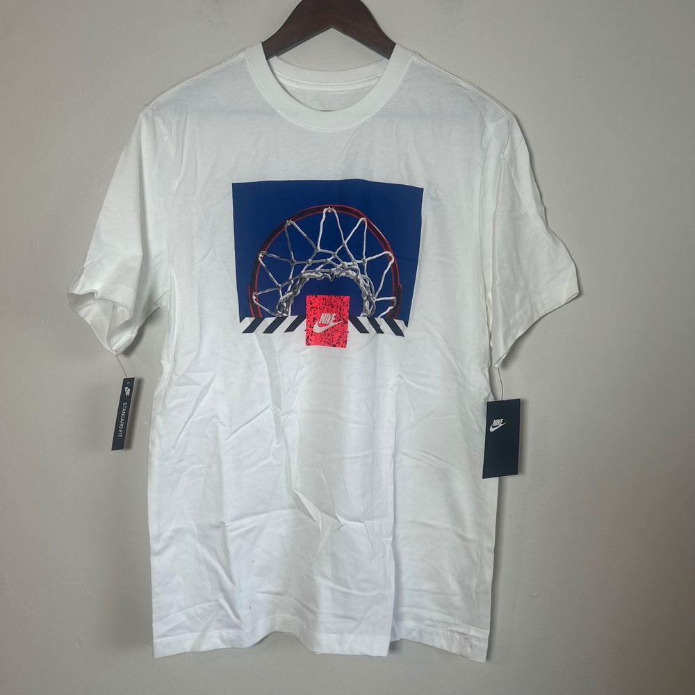 NWT Nike Basketball Graphic T-Shirt‎ Mens Medium White Short Sleeve Standard Fit